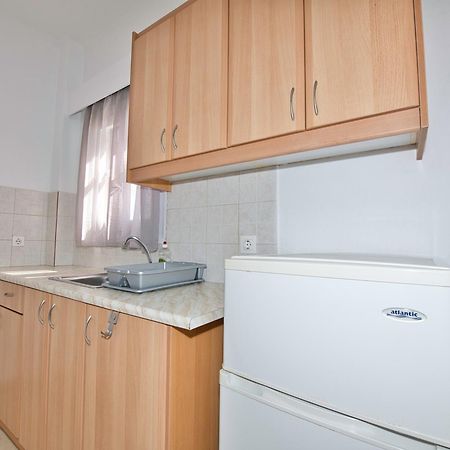 Ira Apartments Kamari  Exterior photo
