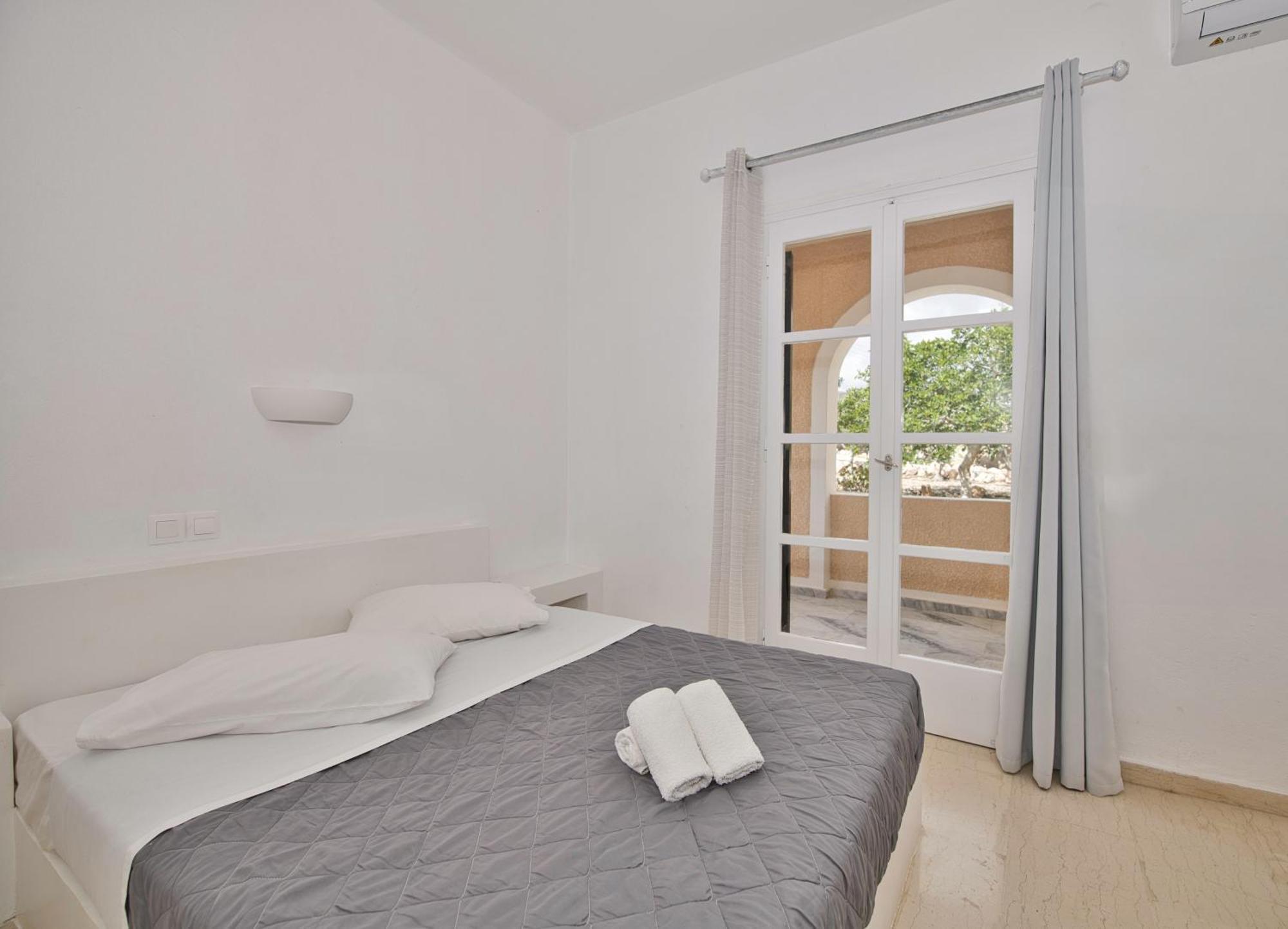 Ira Apartments Kamari  Exterior photo