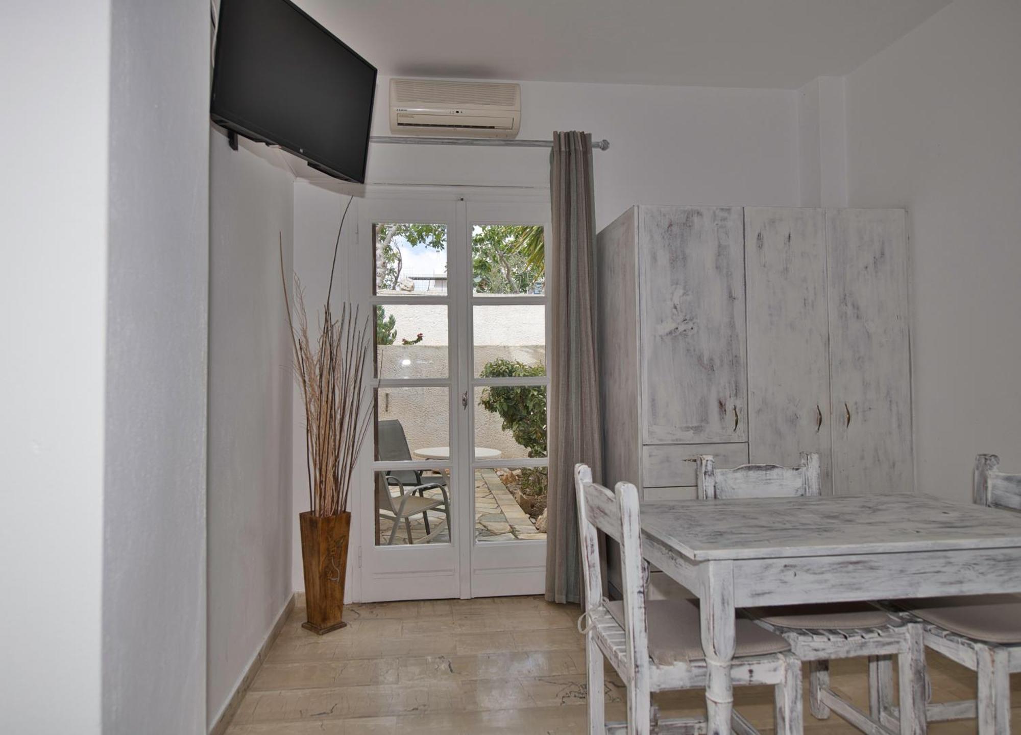 Ira Apartments Kamari  Exterior photo